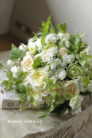 ナチュラルなクラッチブーケ