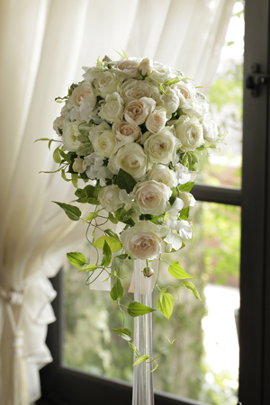 イングリッシュローズのキャスケードブーケ