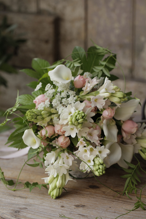 チューベローズのクラッチブーケ