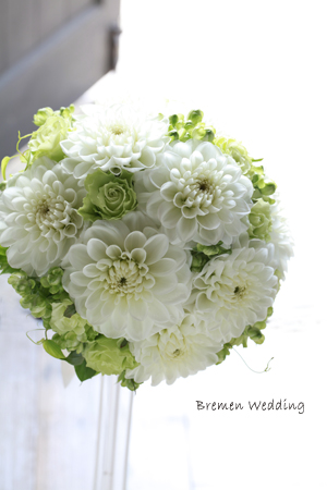 ダリアのラウンドブーケ